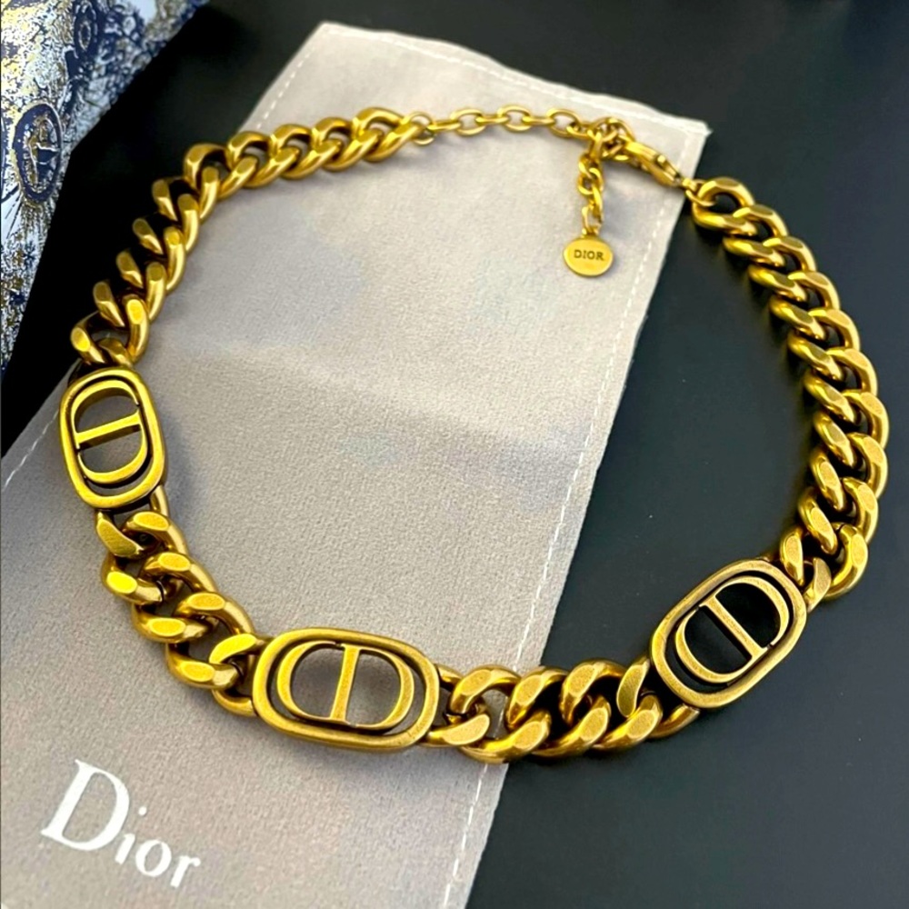 LUXURY vintage Dior necklace. Classic elegant versatile choker.